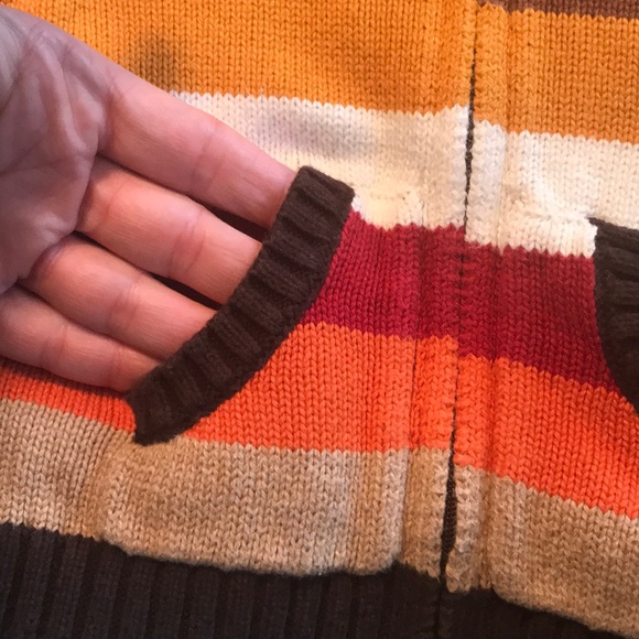 gap hooded sweater. Perfect for thanksgiving! - Picture 4 of 4